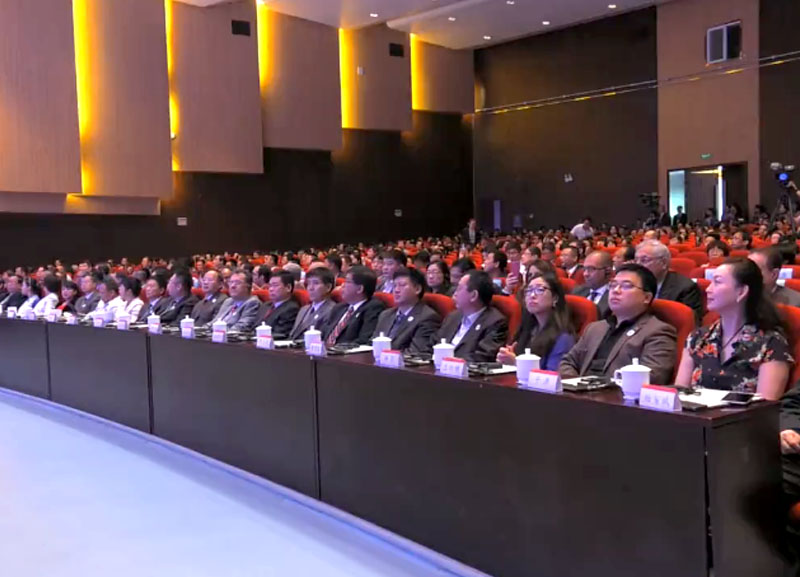 每个妇女，每个儿童启动典礼