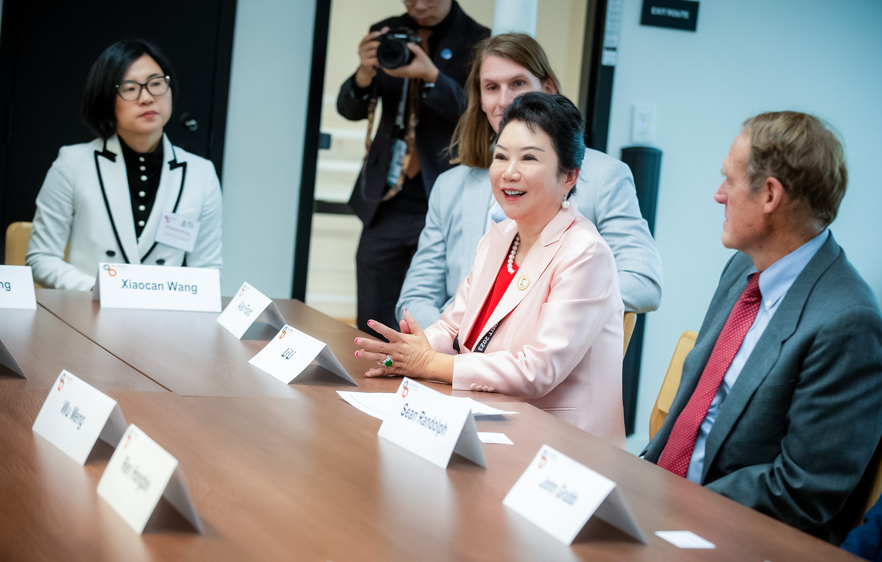 bwin必赢亚洲集团董事局李俐参与贸促会活动